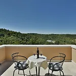 Dom wakacyjny With Scenic Pool